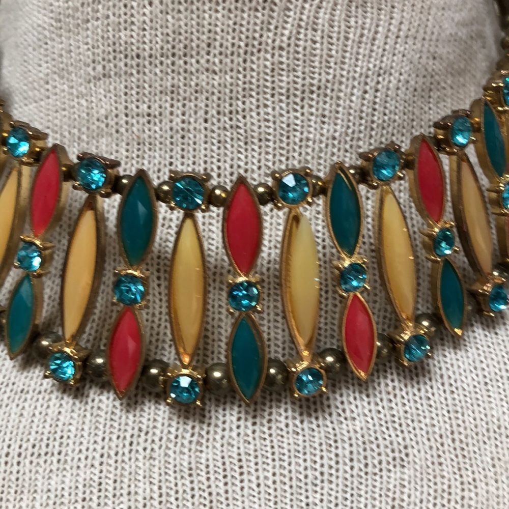 Fantastic blue and coral color collar